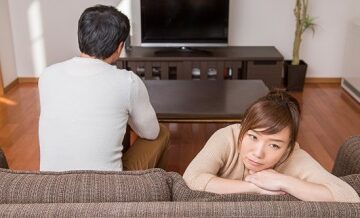 夫が家庭内で無口になる理由と心理
