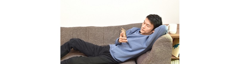 夫がスマホばかり触る時の心理