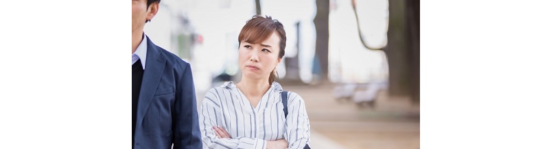 返事が「ふーん」「別に」だけ…危険サインの理由