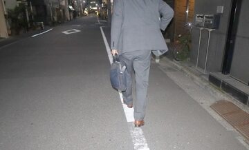 帰宅時間が不規則になったら危険？