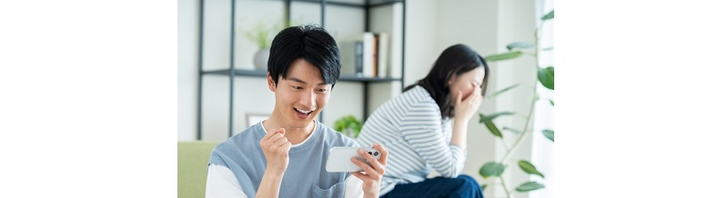パートナーがスマホを手放さなくなった理由